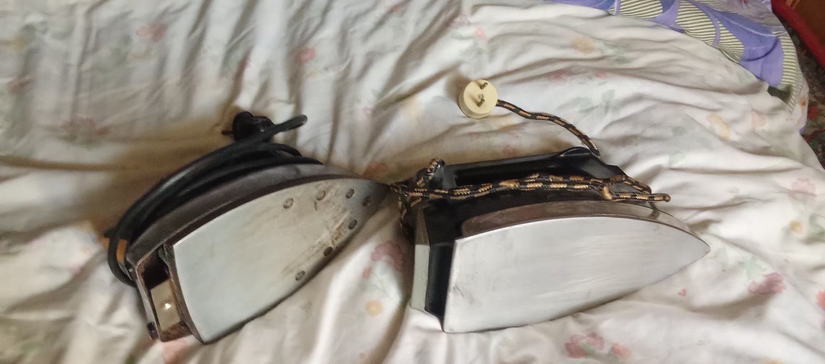 Утюги  Tefal , Philips и  3 ссср, рабочие.