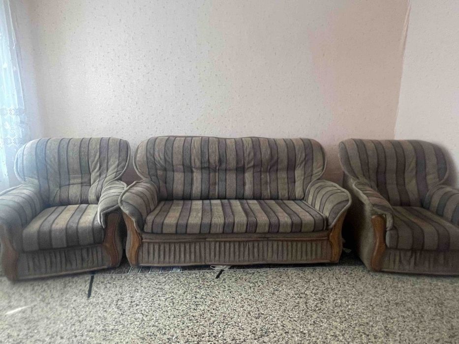 Продам диван с креслами