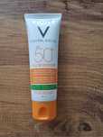 Vichy Capital Soleil Mattifying 3-in-1 krem matujący do twarzy SPF 50+