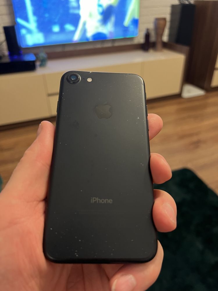 Iphone 7 i cztery etui