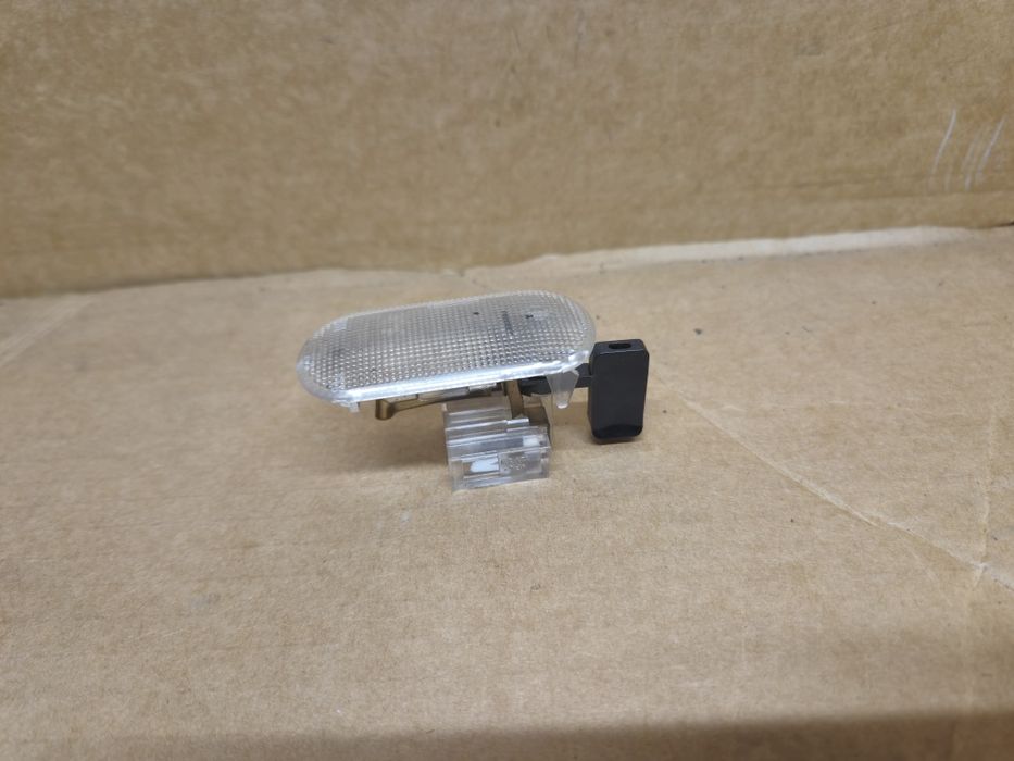 Lampka podświetlenia schowka pasażera VW Skoda Seat