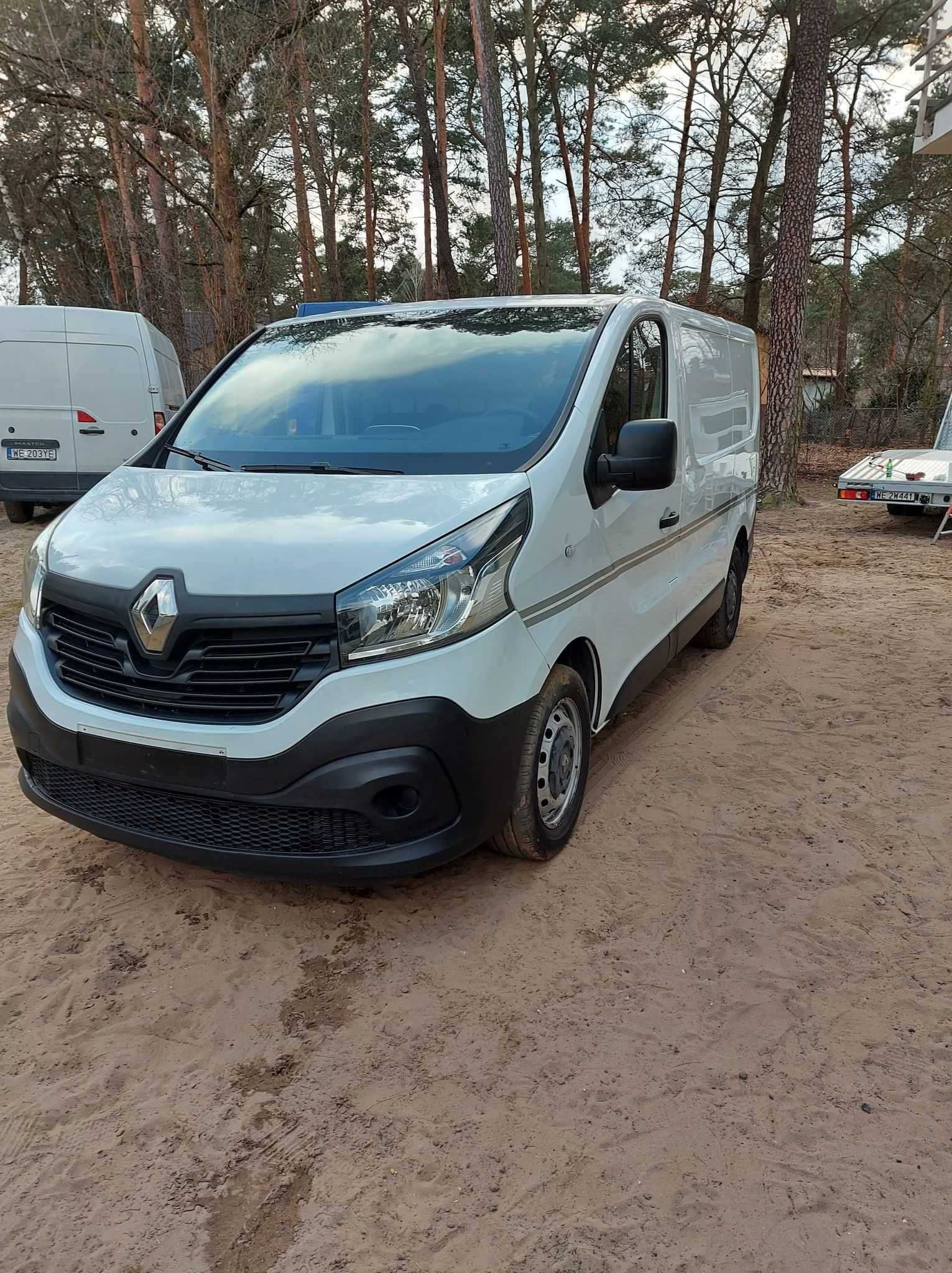 Wynajem laweta busa plandeka kategoria B pomoc drogowa 24/h transport