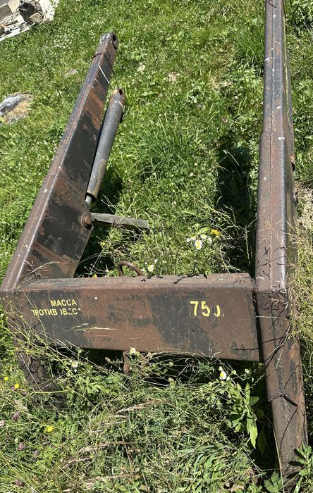 Продам фронтальний навантажувач КУН