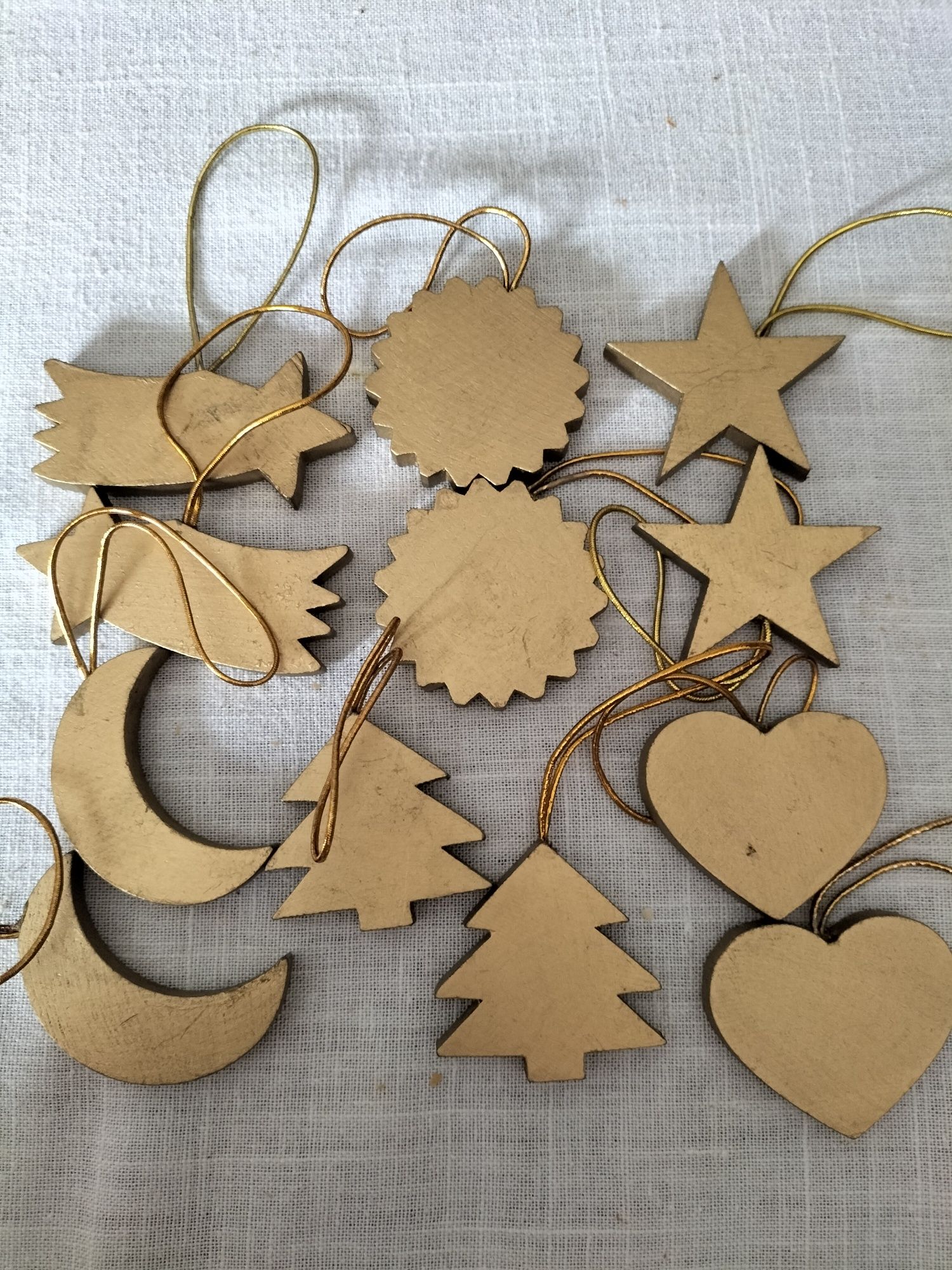 Embalagem com peças decorativas de Natal