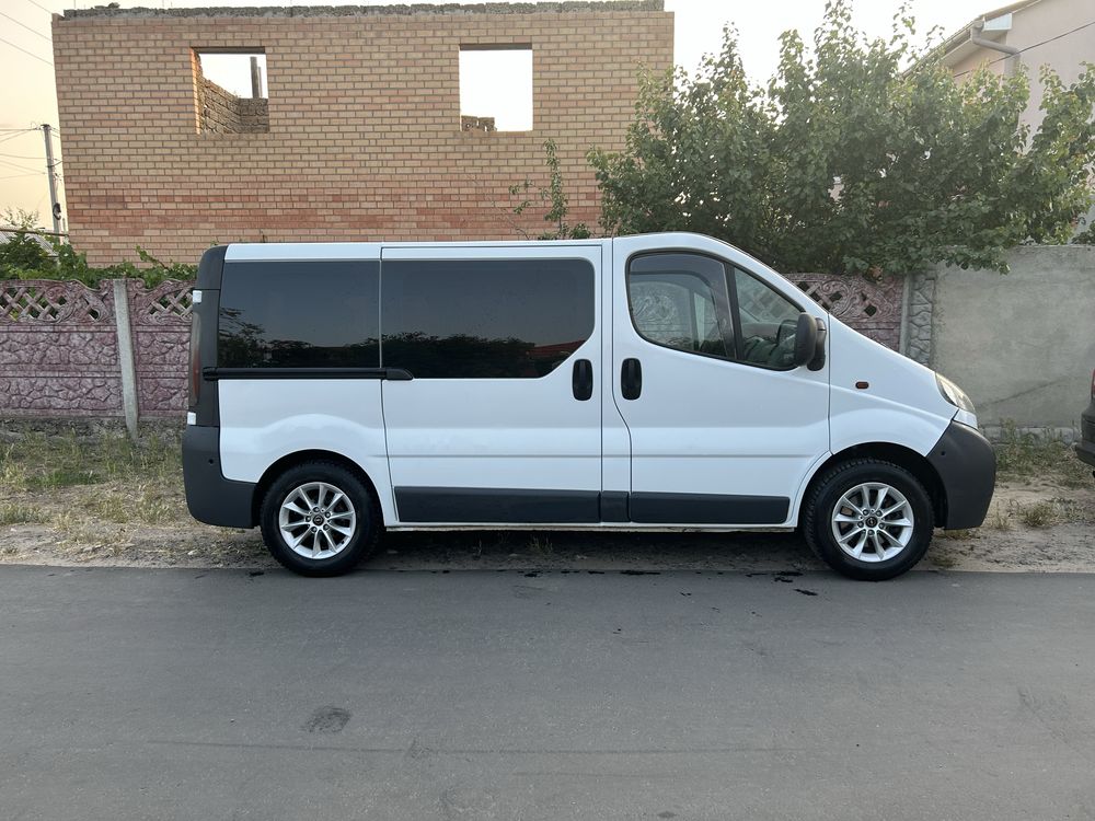Продам Opel VIVARO