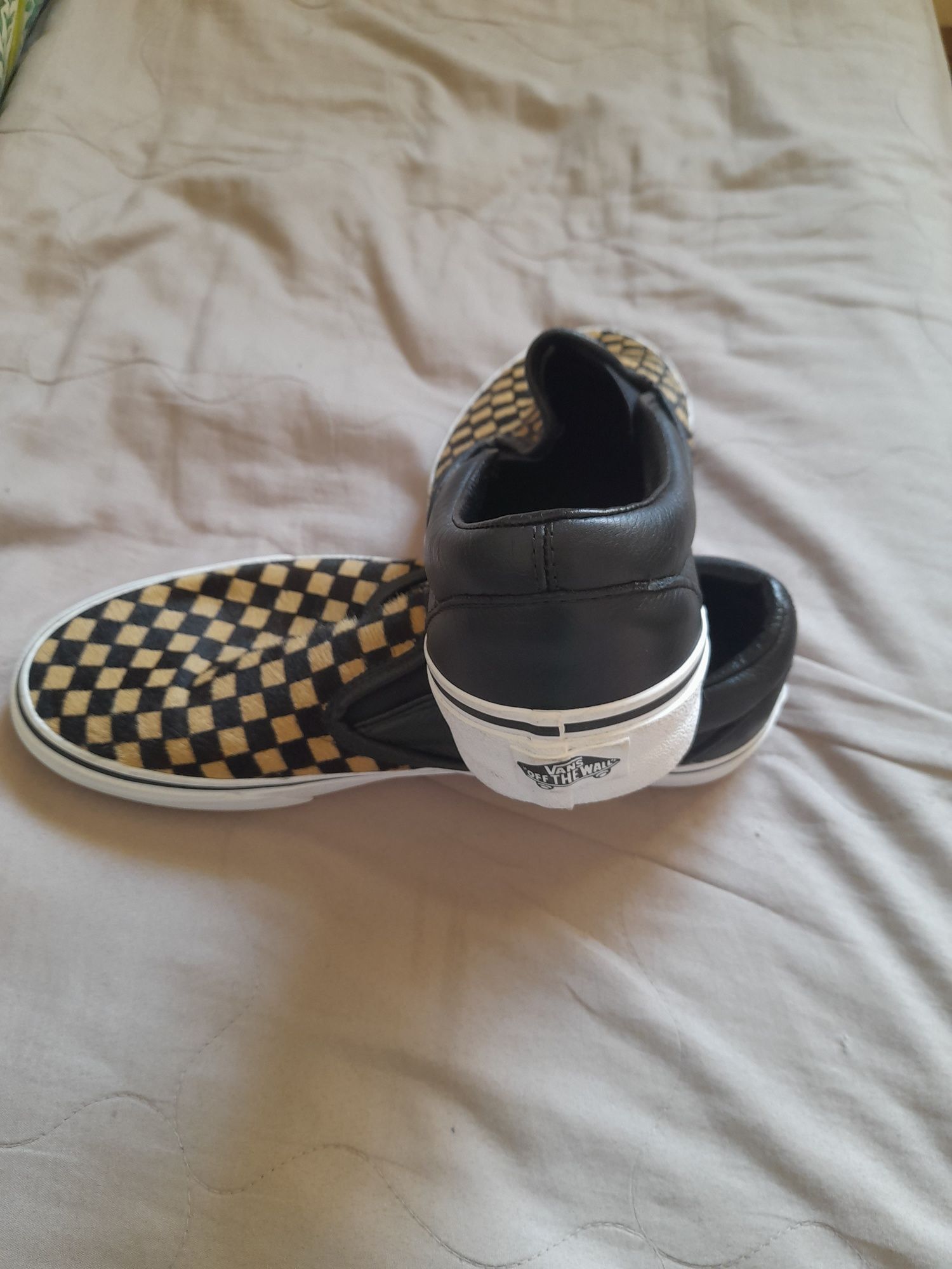 Vans  of  the  Wall  slip on