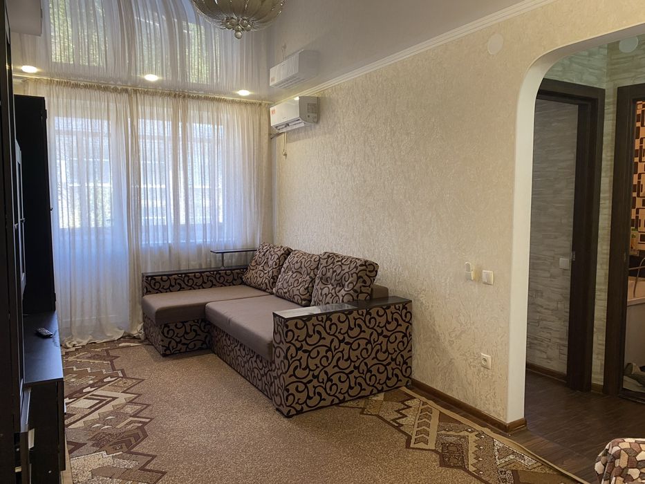 Сдаю посуточно 2 к центр ул.Бузника