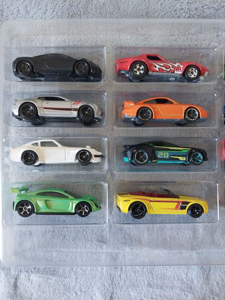 Набор машин Hot wheels 20шт
