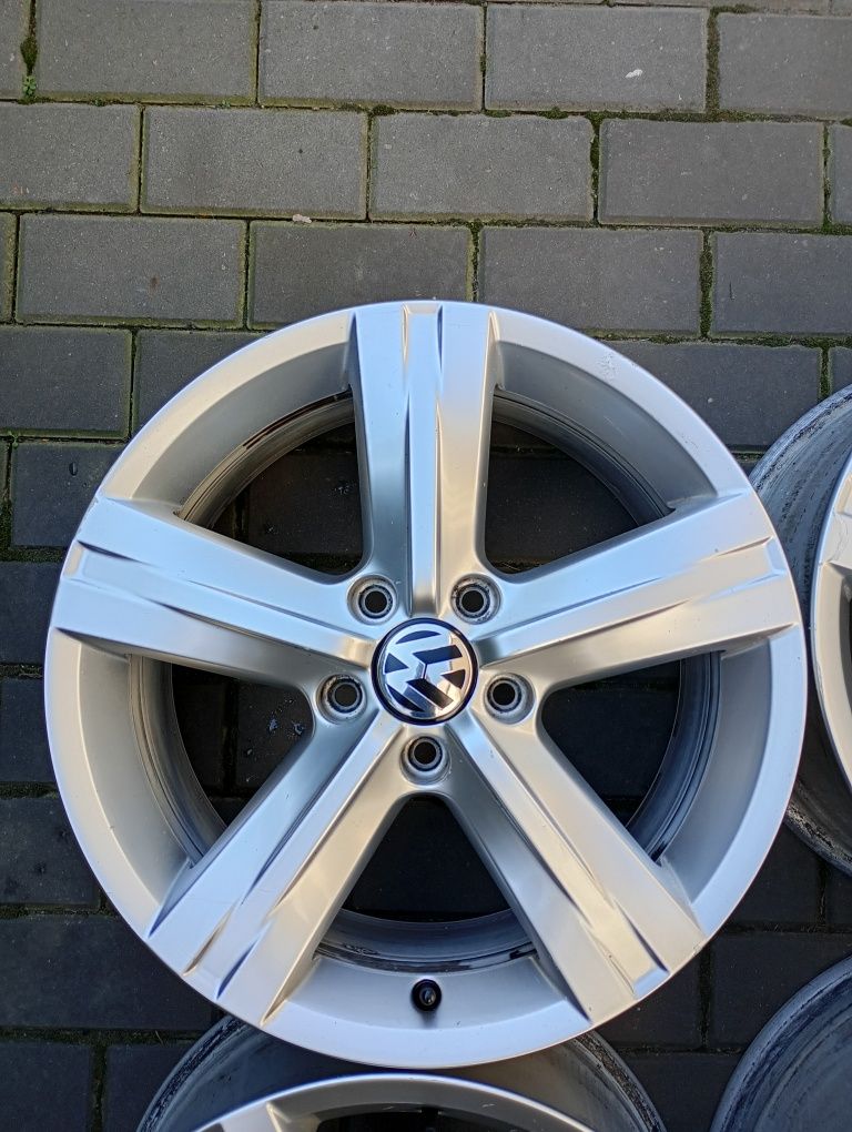 Nr 1 Alufelgi VW passat B7 r17 5x112