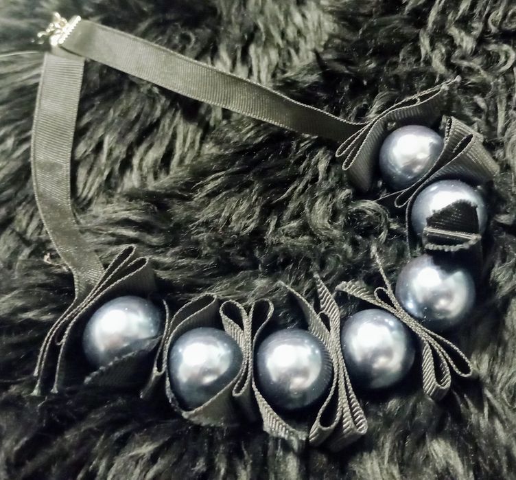 Naszyjnik na aksamitce błyszczące kulki vintage stylowy unikalny