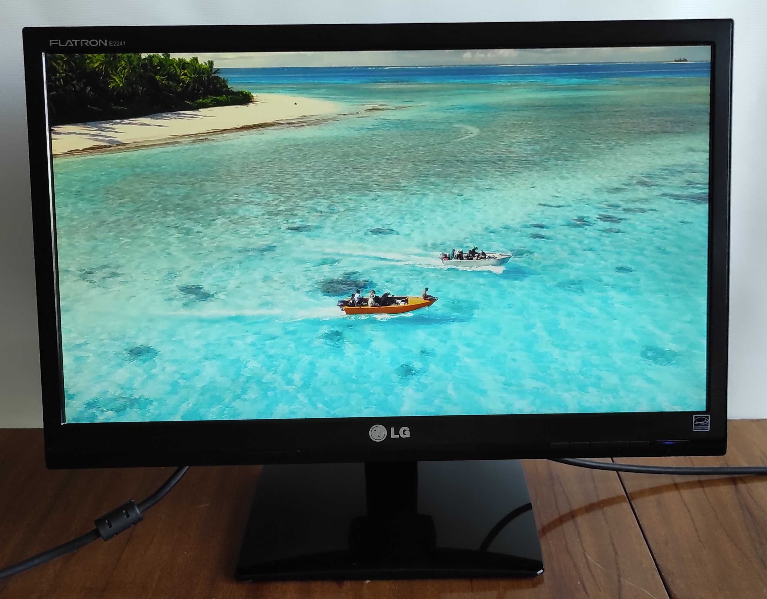 Монітор LG FLATRON E2241T-BN