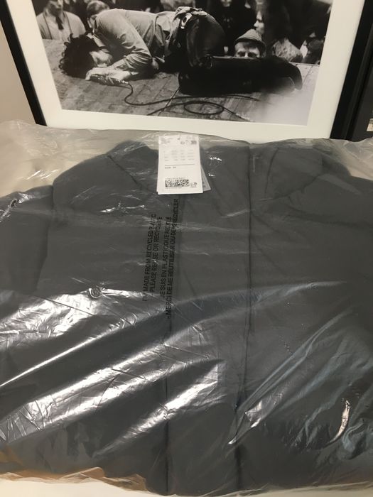 Новий пуховик Weekday, колір сірий, графіт, charcoal