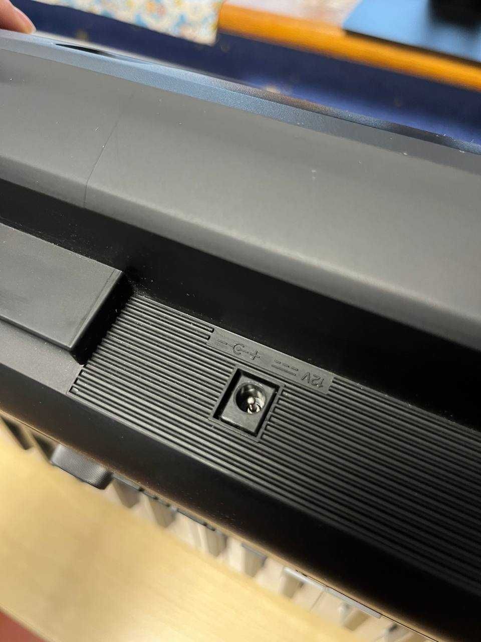 Синтезатор Yamaha PSR-E373