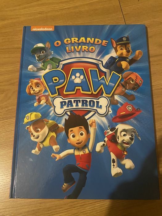 Conjunto Patrulha Pata (camião, viaturas, bonecos, acessórios e livro)