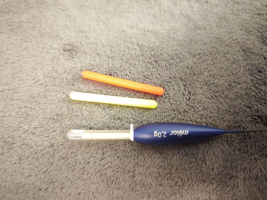 Spławik do bata 2gr z wymiennymi antenkami