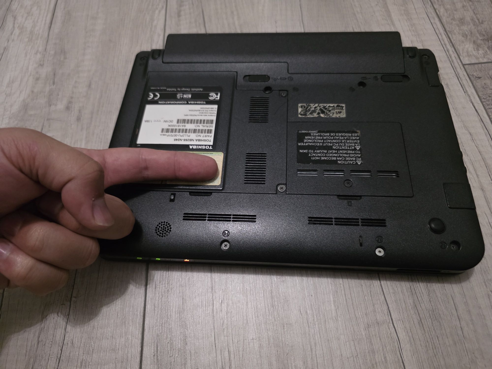 Laptop netbook Toshiba NB255