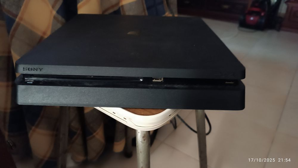 PlayStation 4 Slim 1TB