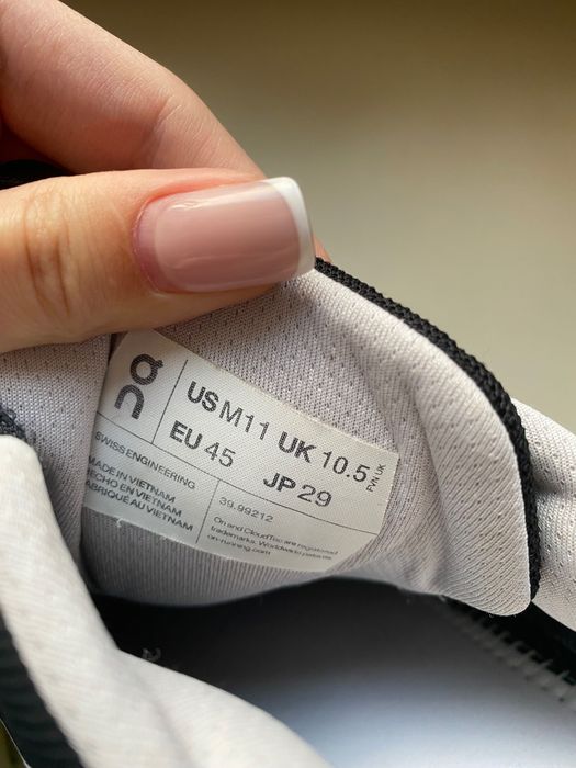 Чоловічі кросівки On Running