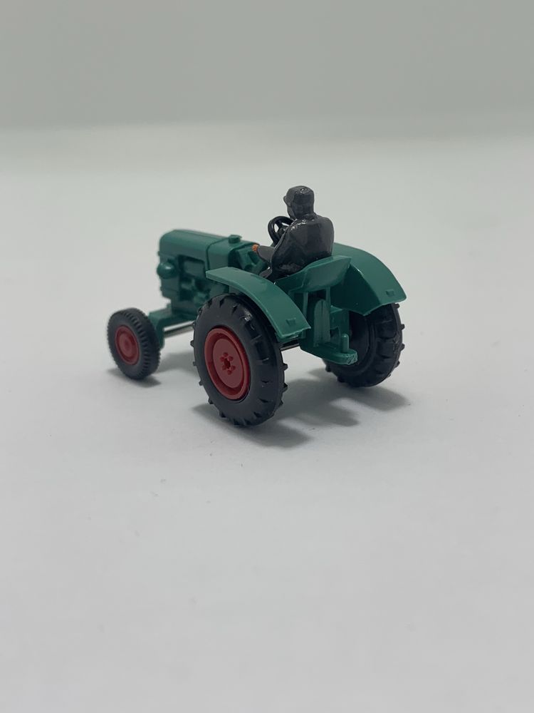 Tractor da Wiking escala 1/87