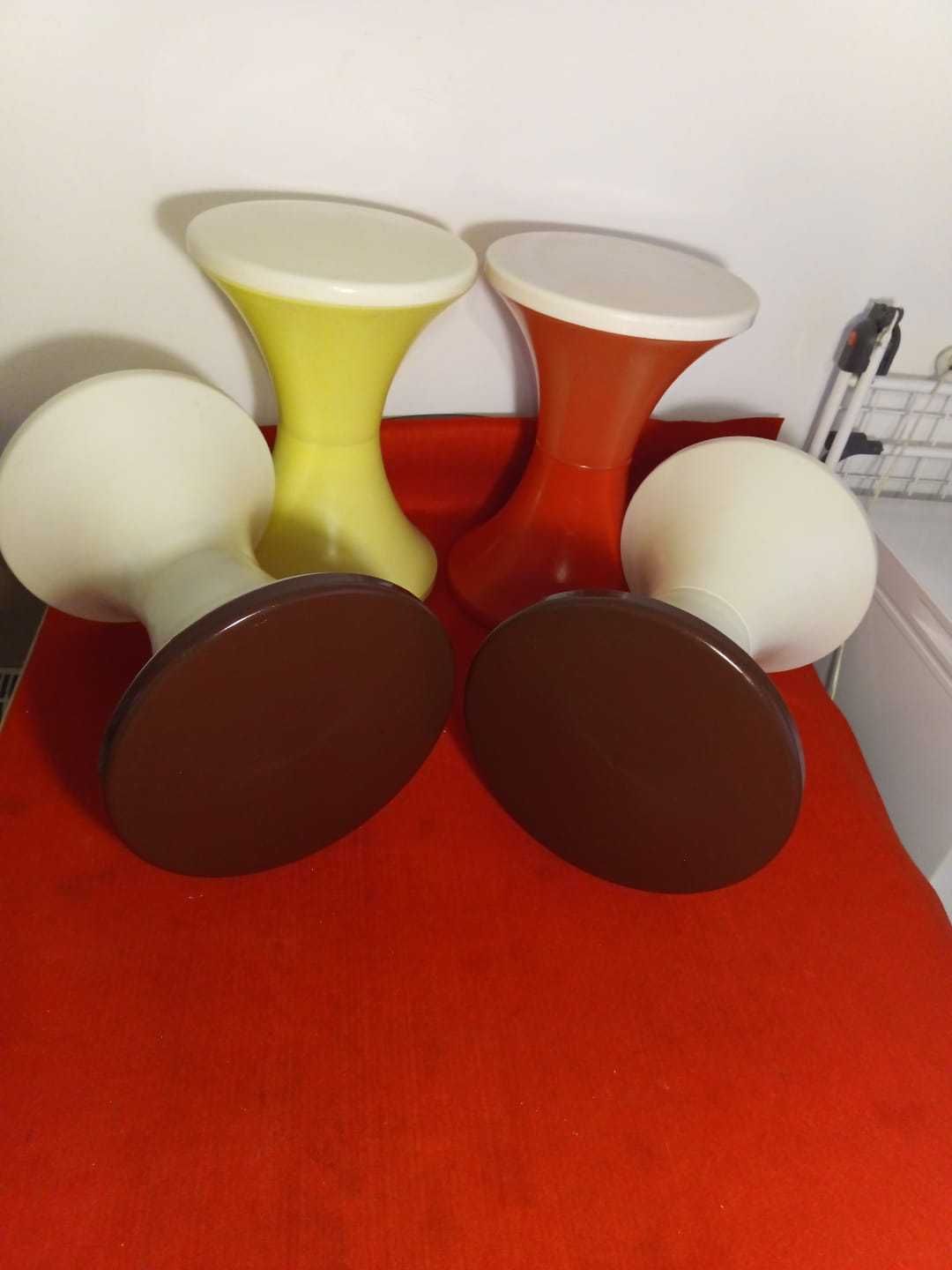 Taborety tam tam plastikowe Krywałd z PRL