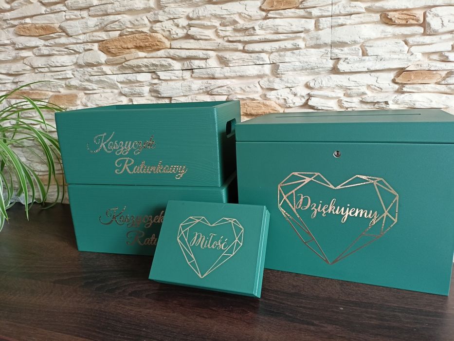 Zestaw ślubnych pudełek i koszyczki ratunkowe. Butelkowa zieleń