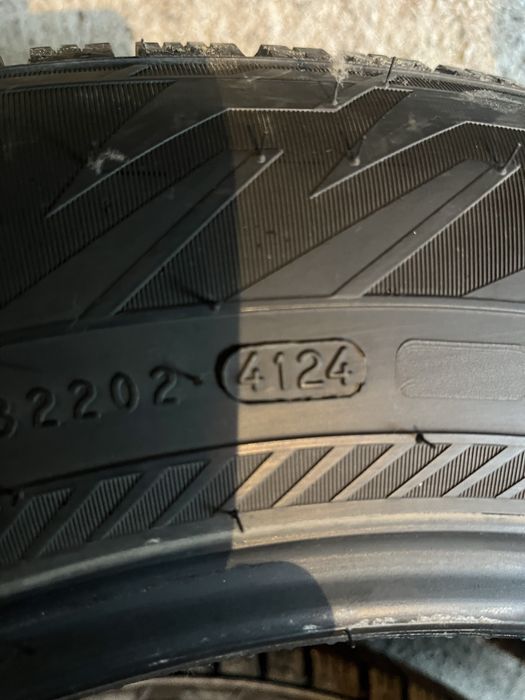 Зимові шини нокіан 225/65/r17 (Nokian hakapelita r5 suv XL)