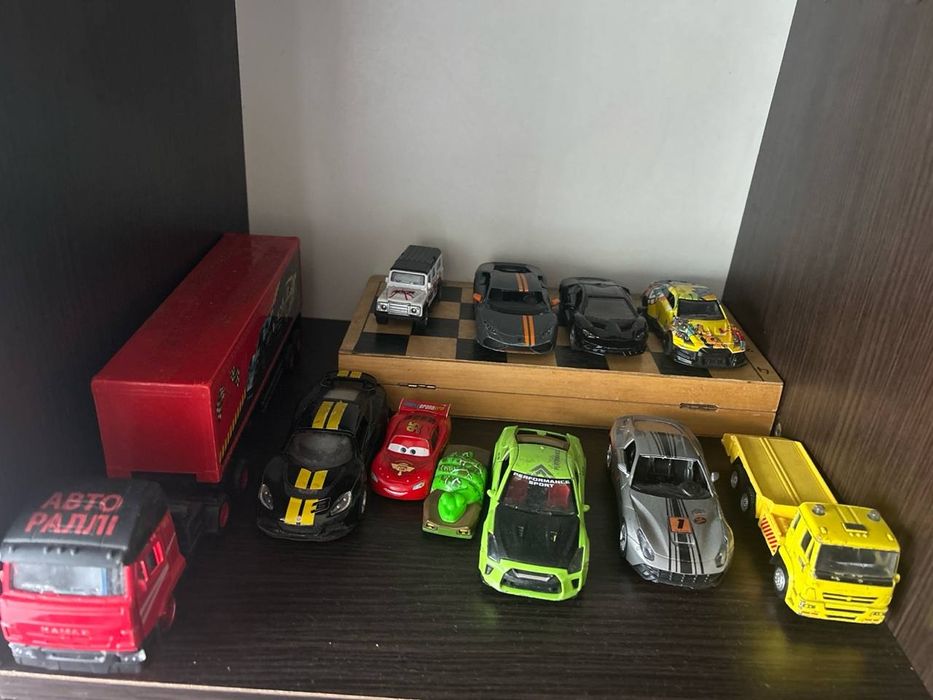 машинки / модельки / игрушки