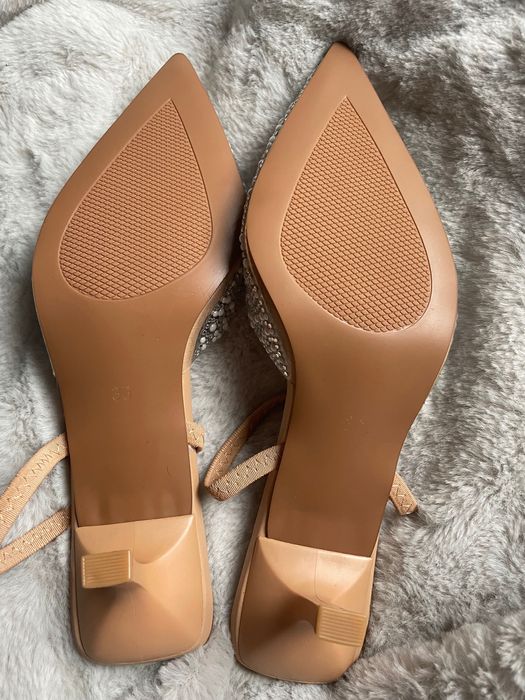 Buty na obcasie z cekinami