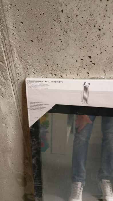 Nowe Lustro z możliwością montażu na drzwiach.