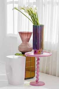 Okrągły stolik boczny Pols Potten Twister – różowy  Ø 46 x H 56 cm