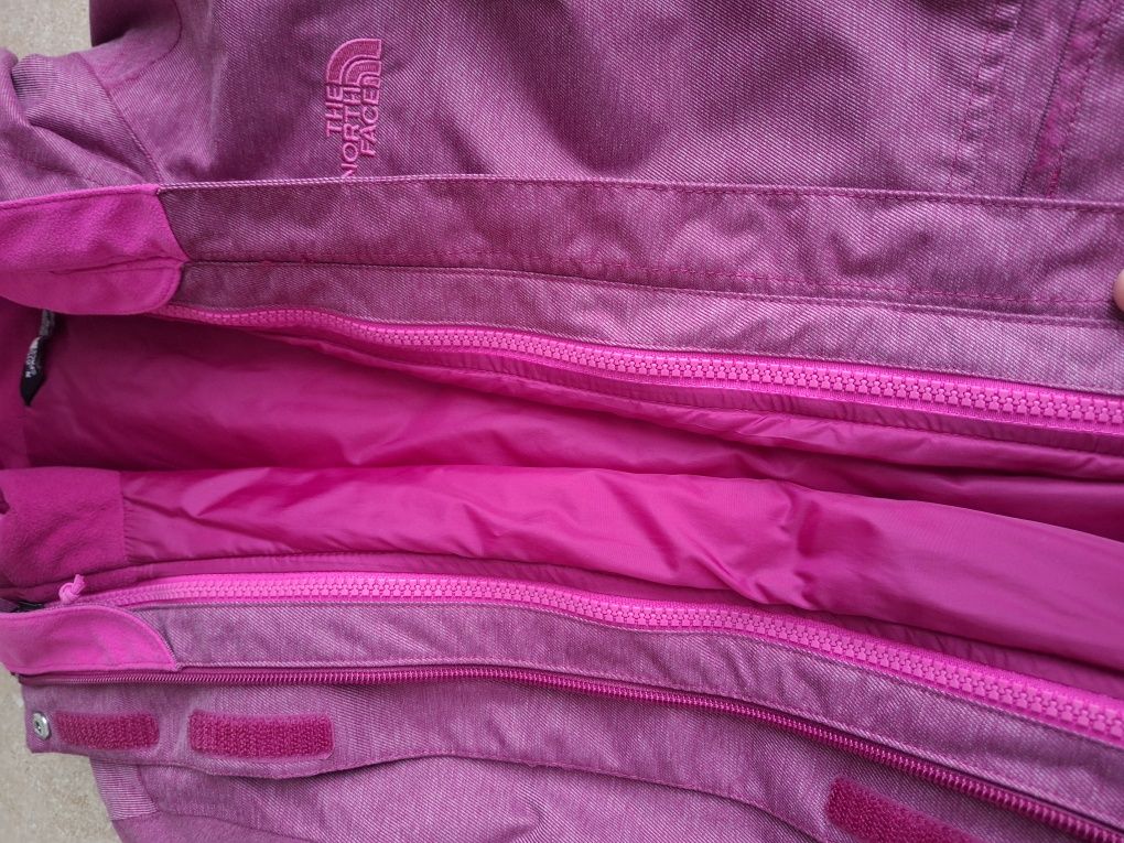 Жіноча лижна куртка фірми North Face, розмір М