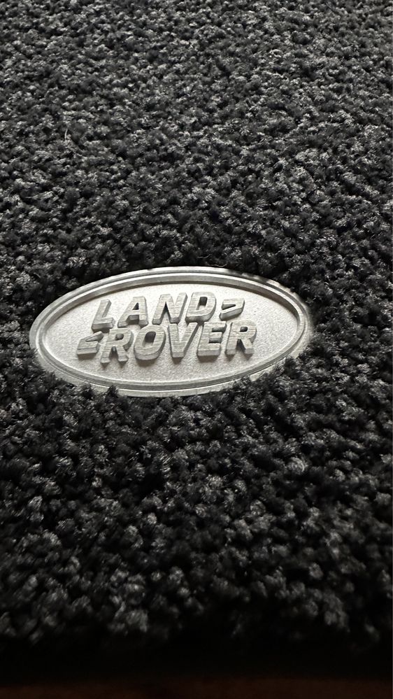Oryginalny dywanik welurowy  Land Rover Defender 2020