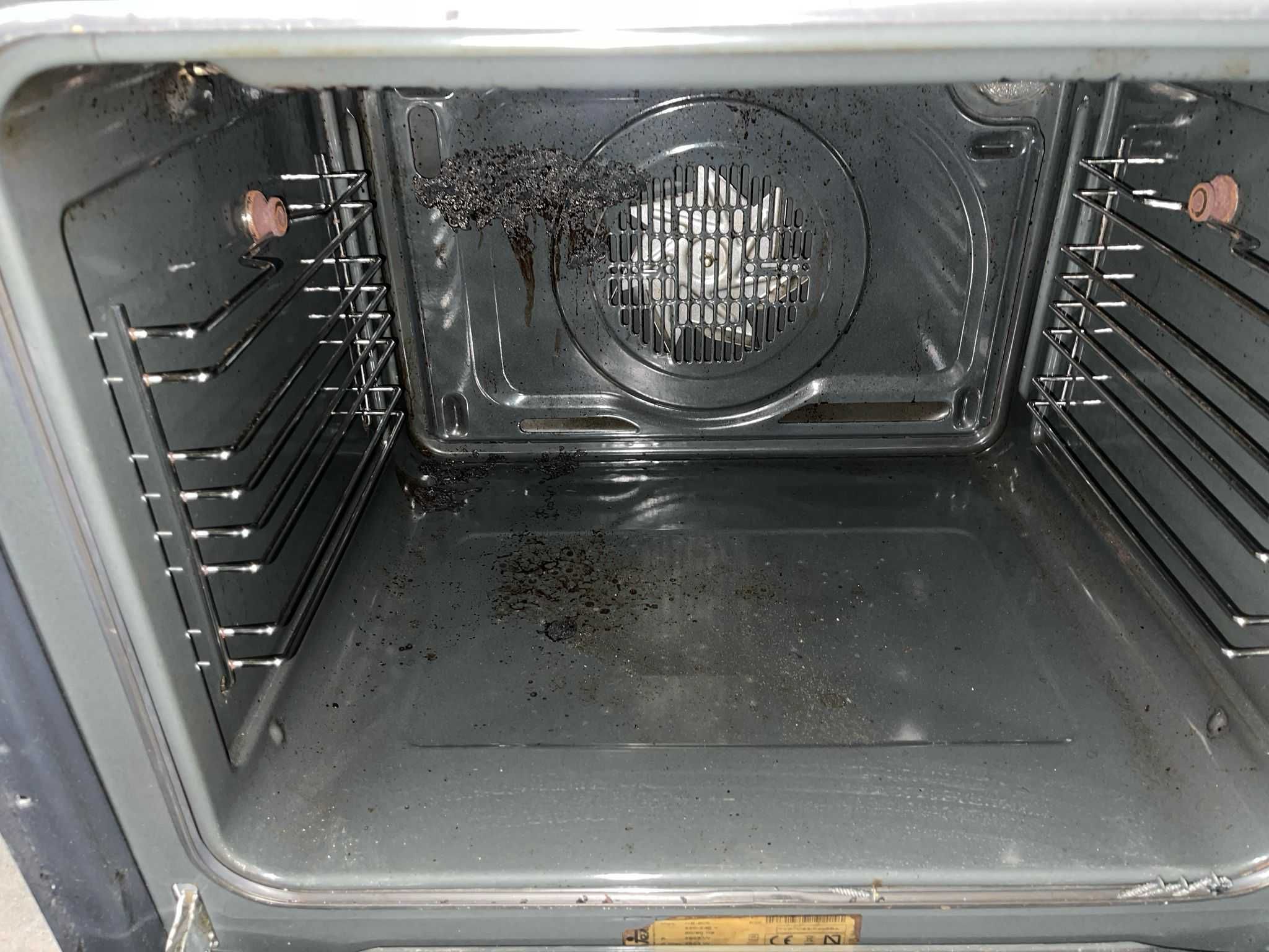 Forno Teka com vidro partido
