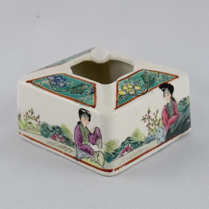 Cinzeiro em Porcelana da China com caracteres chineses, CIRCA 1960 n2