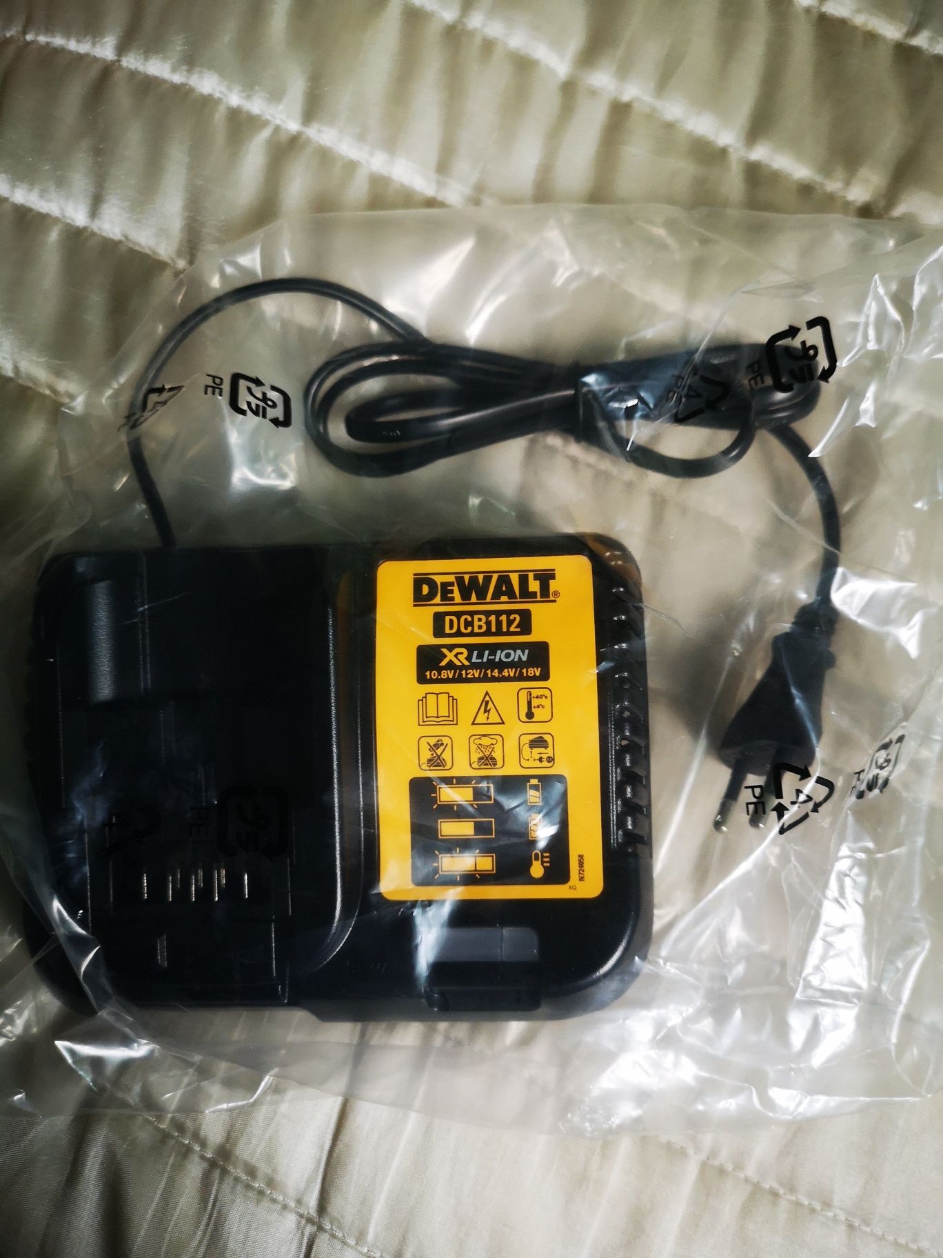 Ładowarka DeWALT DCB112 Nowa