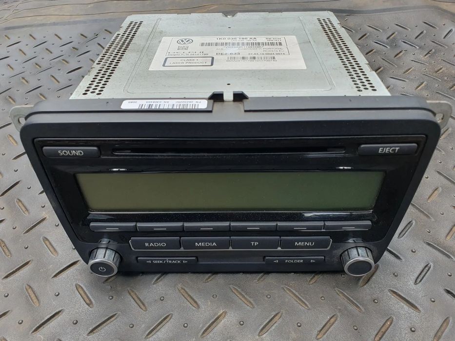 VOLKSWAGEN RADIOODTWARZACZ RADIO FABRYCZNE CD RCD310 DE2-633 1K0035186AA VW PASSAT B6 B7 CC CADDY III GOLF V VI EOS SCIROCCO TOURAN I TIGUAN I