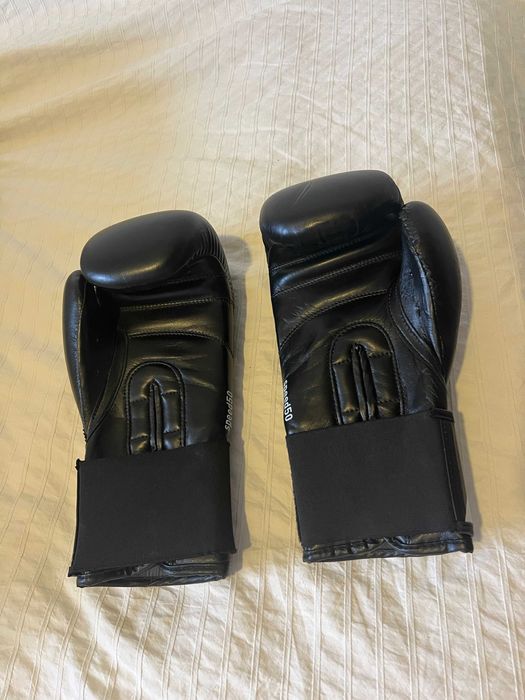 Luvas Outshock e Luvas Adidas Speed50