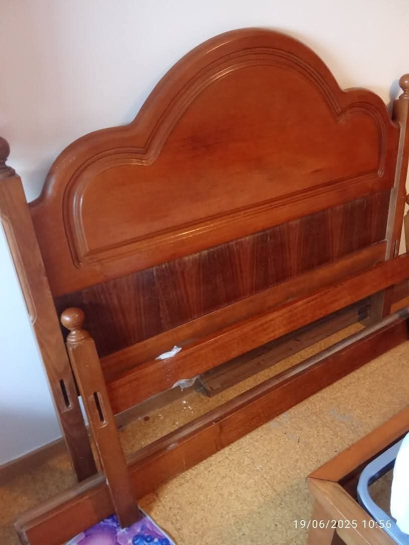 Vendo só cama em madeira nova urgência