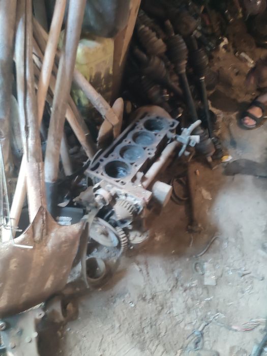 Нижня частина мотора Ford escort 89р