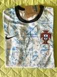 Camisola de Portugal  Nova - tamanho M/L