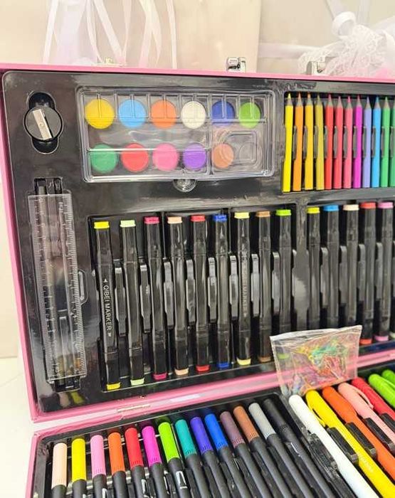 Подарунковий набір для малювання 120 елементів / дитяча творчість