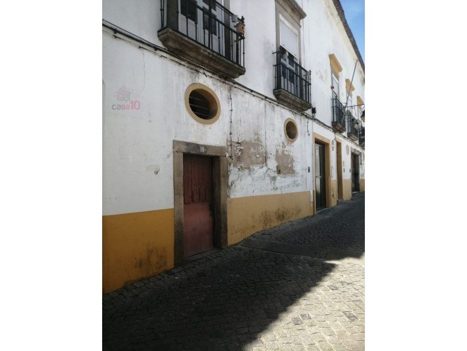 Vende-se Armazém no Centro Histórico!
Excelente Oportunidade de Ne...