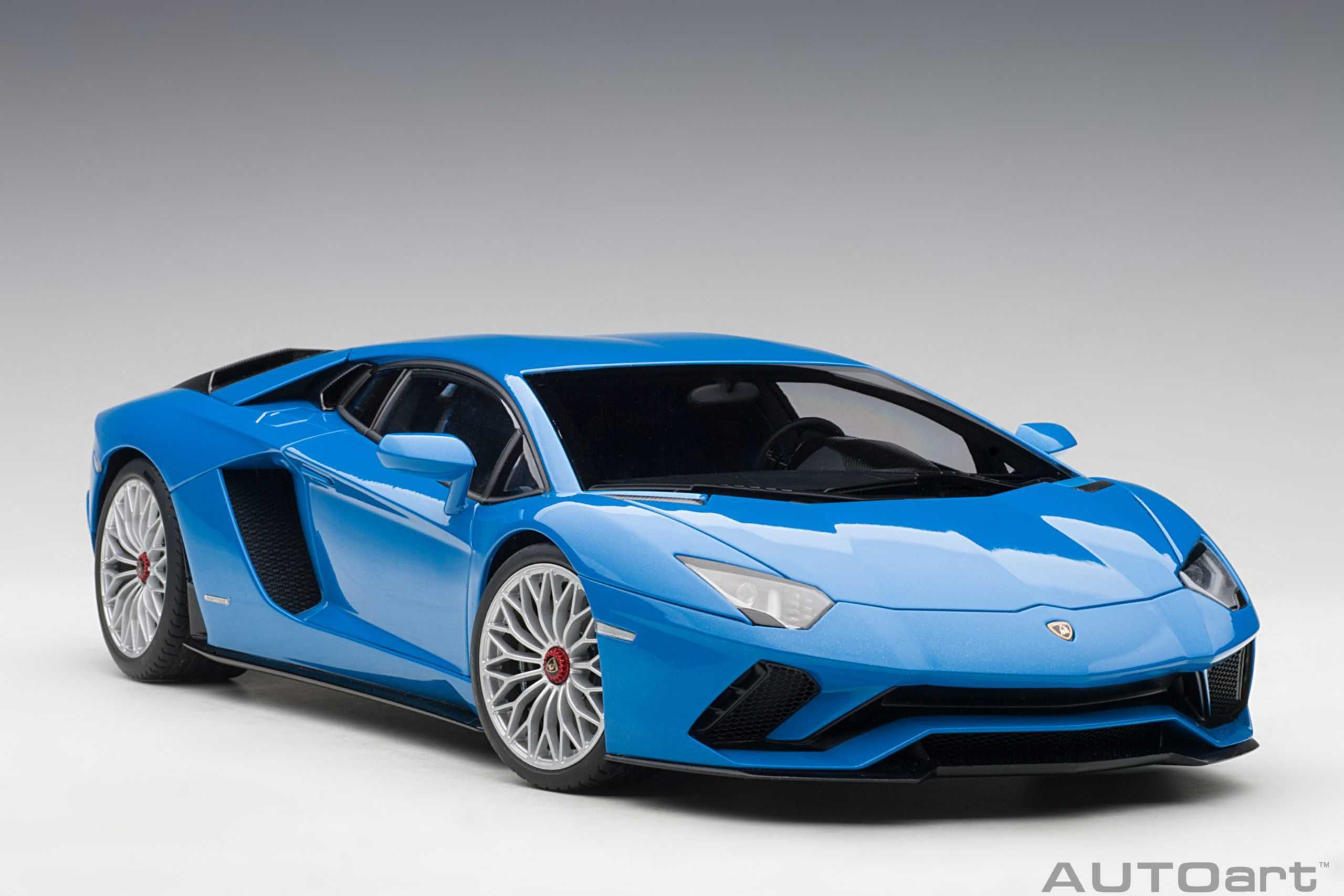 Model 1:18 AUTOart Lamborghini Aventador S 2017 blue