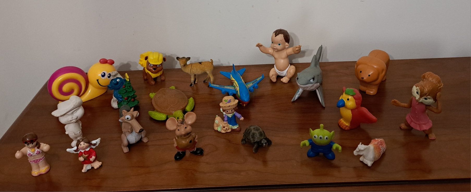 20 Figuras em miniatura com cores alegres