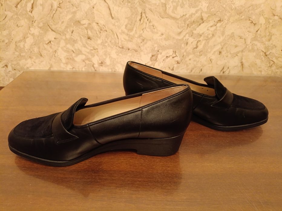Туфлі жіночі кожані на танкетці