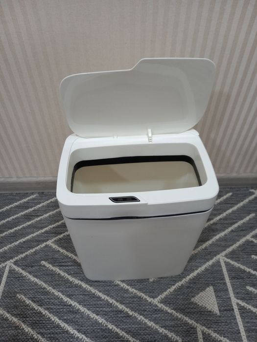 Сенсорне  відро для сміття
Сенсорне (безконтактне) вузьке індукційне в