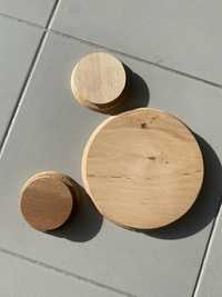 Bases de madeira claras e escuras redondas lisas grandes e pequenas