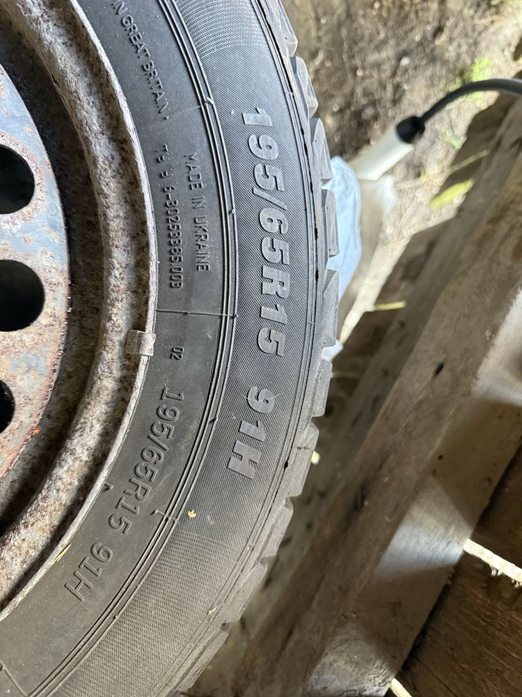 Opony z felgami zimowe 195/65r15 stan bdb