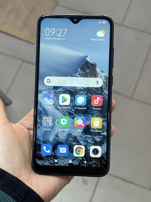 Мобільний телефон Xiaomi Redmi 8 4/64Gb швидка зарядка