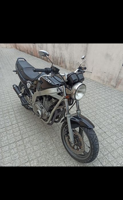 *Suzuki GS 500* impecável